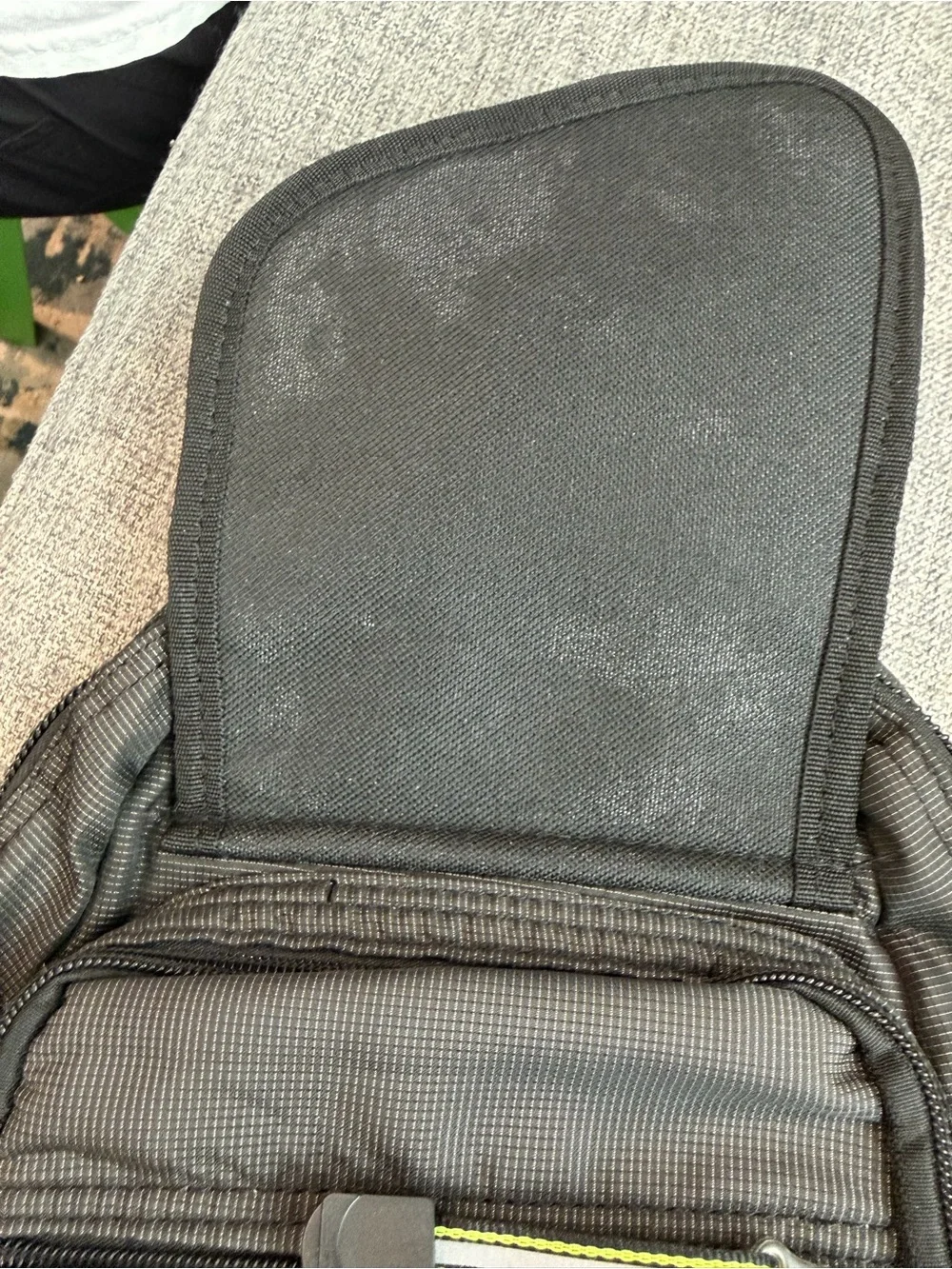 Nicgid Performance Men’s (Unisex) Black Sling Shoulder Bag many pockets GUC